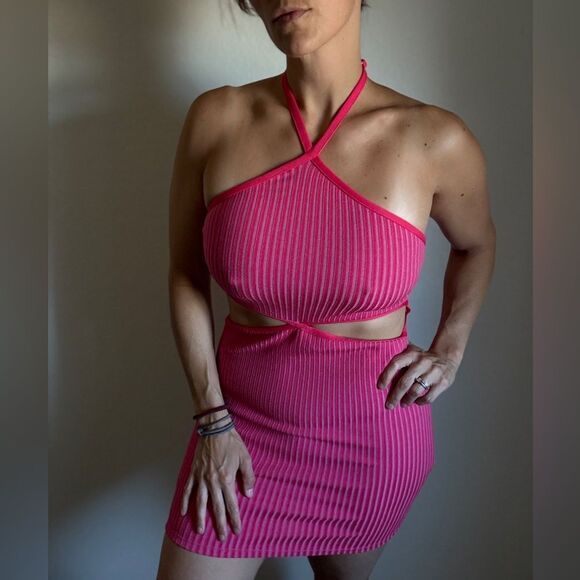 Pink Halter Neck Ribbed Dress - Picture 2 of 11